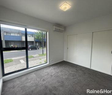 Stunning 3-Bedroom Family Home - Photo 2