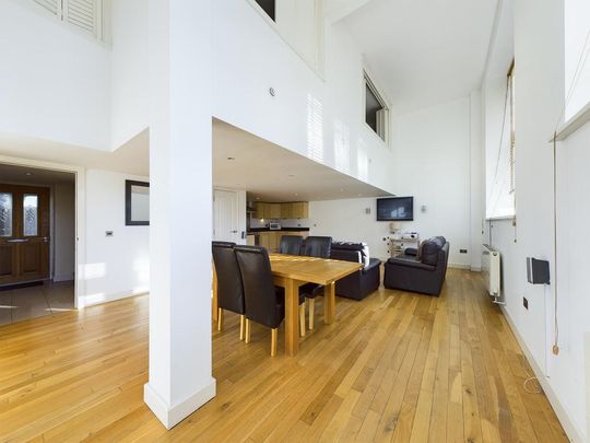 3 bedroom apartment to rent - Photo 1