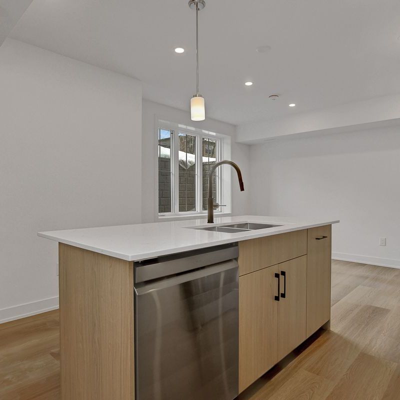 For Lease - 37 Ella Street, Glebe - Ottawa East and Area, Ontario - Photo 1