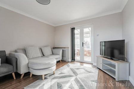 2 bedroom end of terrace house to rent - Photo 3