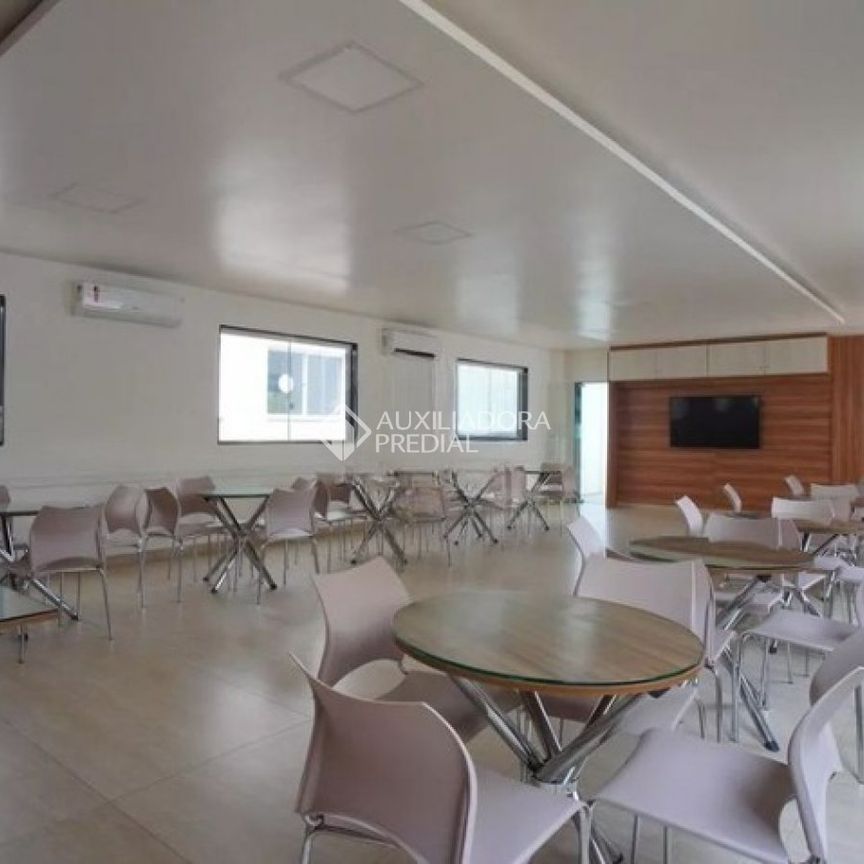 Apartamento com 2 quartos e 44m² para alugar em Humaitá, Porto Alegre. - Photo 1