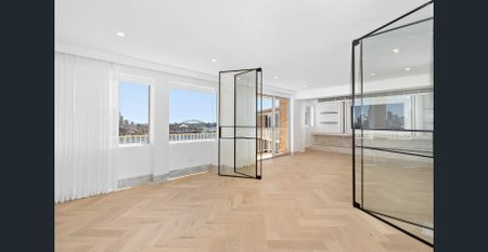 Masterpiece in the Sky - The Pinnacle of Harbourfront Living - Photo 2