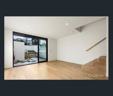 Stylish Townhouse in Prime Glen Iris Pocket - Photo 2