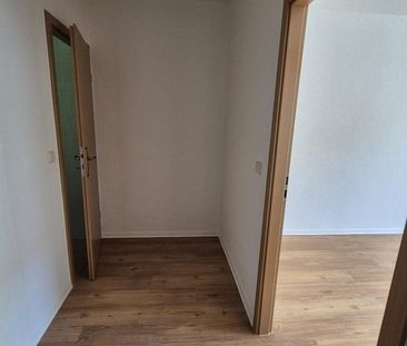 Modern sanierte Single-Wohnung - zum Sondermietpreis! - Photo 1