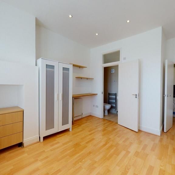 Studio to rent - Photo 1