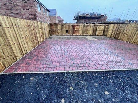 3 bedroom end of terrace house to rent - Photo 4