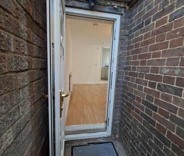 Studio Flat, Farley Hill, LU1 - Photo 2