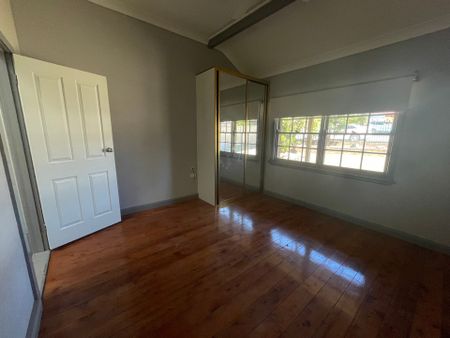 Charming 3-Bedroom Home - Photo 4