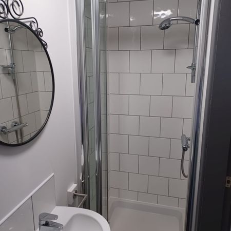 Room in a Shared Flat, Renshaw Street, L1 - Photo 4