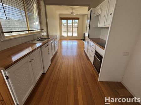 Family Home in Horsham West - Photo 4