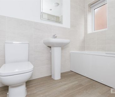 3 bed House - Semi-Detached To Let - Photo 6