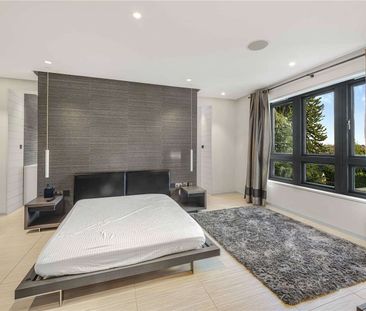 Exceptional six bedroom luxury residence in Bowdon with gym, cinema... - Photo 4