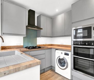 2 bedroom semi-detached house to rent - Photo 5