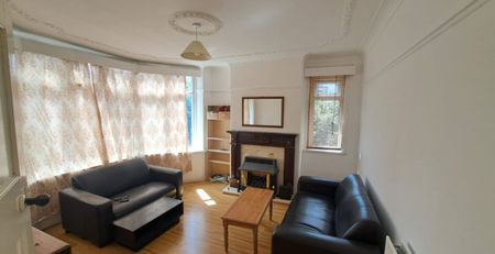 6 Newport Mount, Headingley, Leeds, LS6 3DB - Photo 3