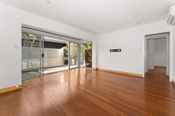 Upper Level 2 Bedrooms in Parkside! - Photo 1