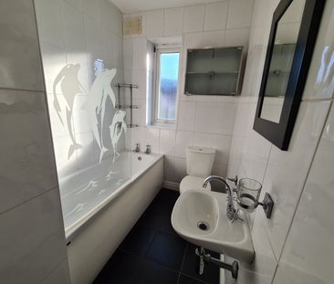 2 Bed Terraced House, Hinde Street, M40 - Photo 3