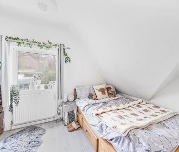 4 bedroom semi-detached house to rent - Photo 3