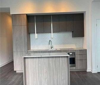 Yonge/Fince Spacious 2Bdrm Prime Location Flr To Ceiling Windows - Photo 3