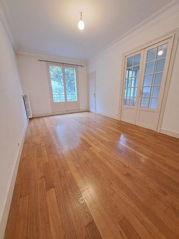 SUPERBE APPARTEMENT 4 PIECES AU CHARME DE L'ANCIEN - Photo 3