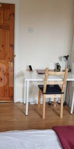 Superbly located duplex apartment - Photo 4