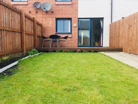 2 Bed Terraced House, Logan Gardens, G5 - Photo 4