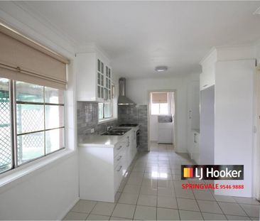 161 Kingsclere Ave, Keysborough, Vic 3173 - Photo 2