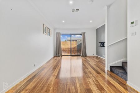 Contemporary townhouse in a great location - Photo 3
