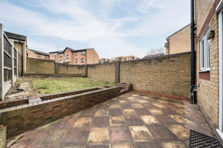 3 bedroom terraced house to rent - Photo 2