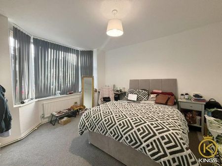 4 bedroom detached house to rent - Photo 4