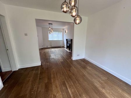 4 bedroom detached house to rent - Photo 3