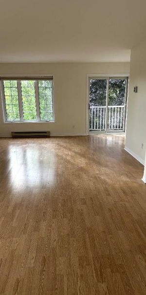 Logement 4 1/2 de style condo OTTERBURN PARK (libre) - Photo 1