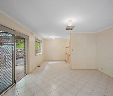29 Lansell Road, Mooroolbark, Vic 3138 - Photo 2