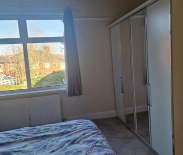 3 bedroom terraced house to rent - Photo 2