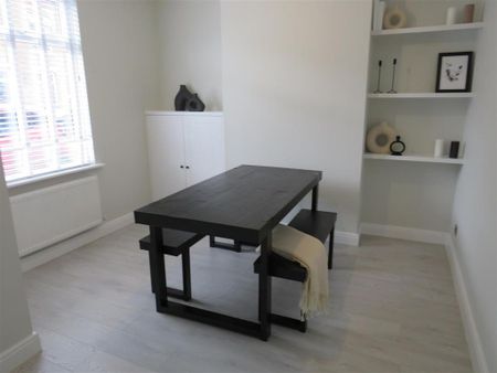 2 bedroom terraced house to rent - Photo 4