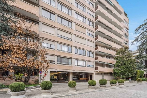 Beautiful 7.5 room in the heart of Florissant - Photo 1