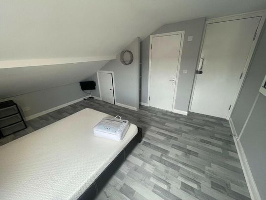 1 bedroom in a house share to rent - Photo 1