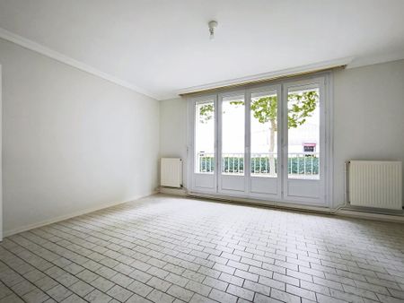 Location Appartement 3 pièces 55m² LE PETIT QUEVILLY 76140 - Photo 3