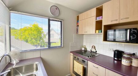 RICCARTON - FANTASTIC LOCATION, 3 BEDROOMS + STUDY, 2 BATHROOMS, HEATPUMP - Photo 3