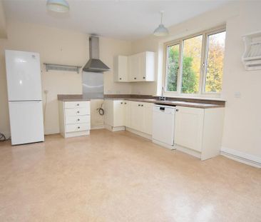 3 bedroom detached house to rent - Photo 6