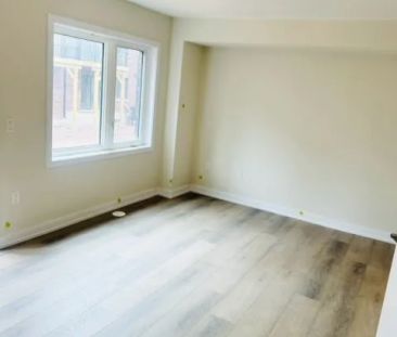 Condo Townhouse For Lease | W9244379 - Photo 5