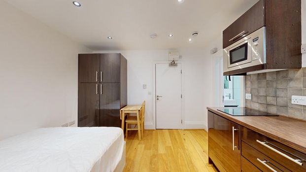 Studio to rent - Photo 1