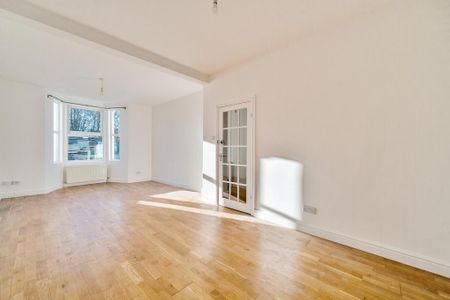 3 bedroom terraced house to rent - Photo 2