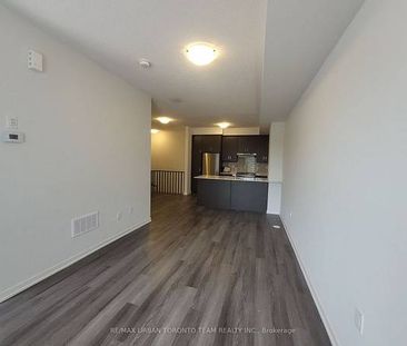 Jane and Highway 7 Beautiful 2Bdrm Twnhouse Open Concept Kitchen, Liv - Photo 4