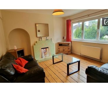 Room for rent in 6-bedroom apartment in Dublin - Photo 1