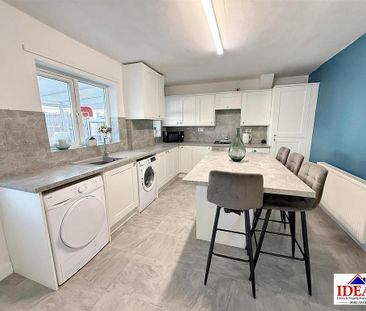 3 bedroom semi-detached house to rent - Photo 6