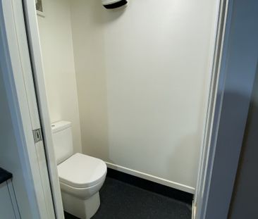 Centrally located boarding house - Photo 5