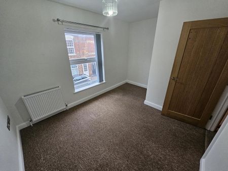 3 bedroom terraced house to rent - Photo 4