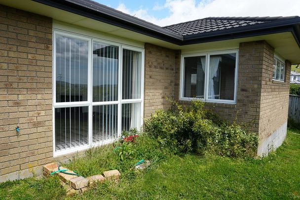 Modern, fully furnished single level house - Photo 1
