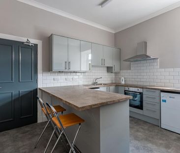 13 bedroom flat share to rent - Photo 3