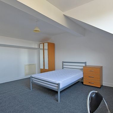 Fantastic 4 Bedroom Student Property - Photo 1